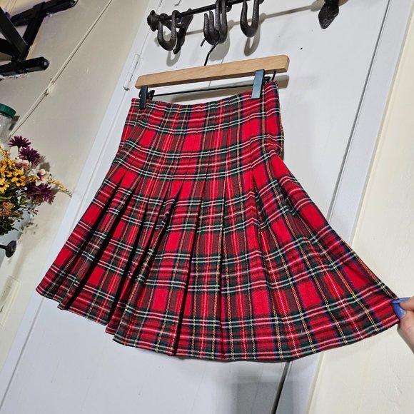 🏷️NWT Brandy Melville Dana High Waist Skirt In Red Plaid - One Size (SOLD OUT) - Picture 7 of 15